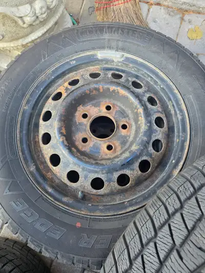 Honda Civic tires/rims Motormaster Winter Edge 195 65 15 Dot 2322 5x114.3 bolt pattern Tread 8/32