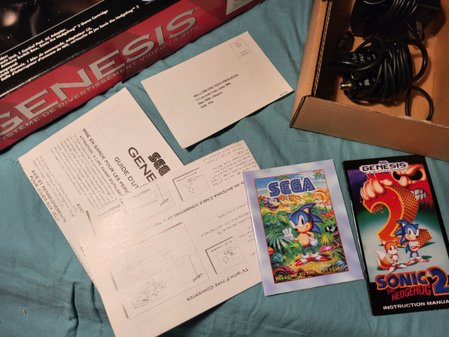 Sega genesis complet avec boite, jeu sonic , livrets ect dans Jouets et jeux  à Laval/Rive Nord - Image 3