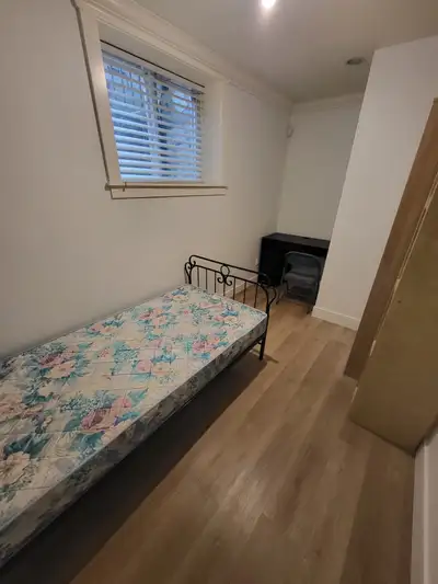 price include all Utilities and WiFi. 7 minutes walk to Holdom station New house new renovation, bea...