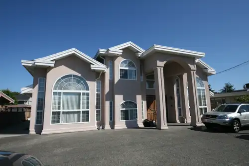 Updated Suite on Upper level with Separate Entrance in Newer House near Tera Nova area of Richmond....