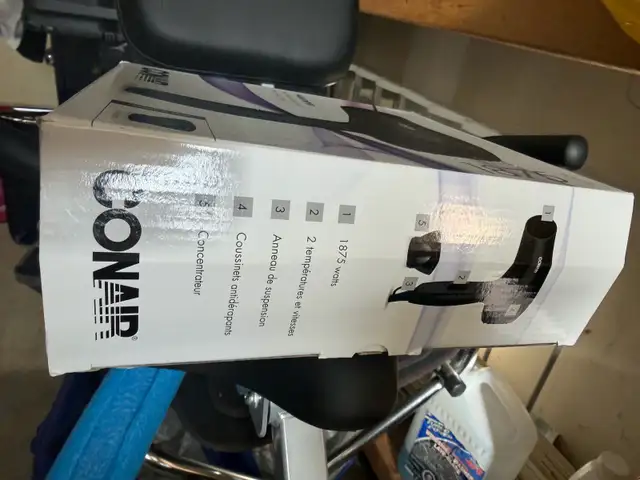 Brand New Conair hair dryer in Irons & Garment Steamers in Markham / York Region - Image 4