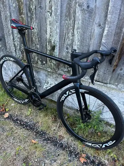 2022 carbon road bike - Like new, View more