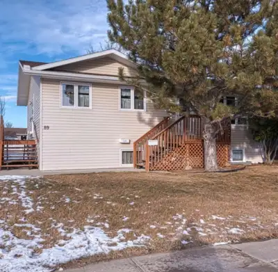 Single Family home in desirable Sunningdale location. Large lot. No Garage. Long term leases only. S...