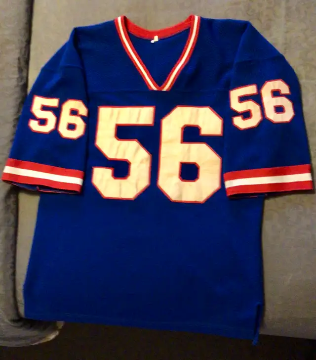 Vintage Giants football jersey - Lawrence Taylor HOF # 56 - LRG in Arts & Collectibles in City of Toronto - Image 2