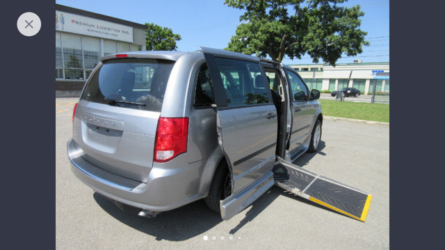 Grand Caravan 2013 adaptée fauteuil roulant Savaria pneus neufs  dans Autos et camions  à Ville de Montréal - Image 2