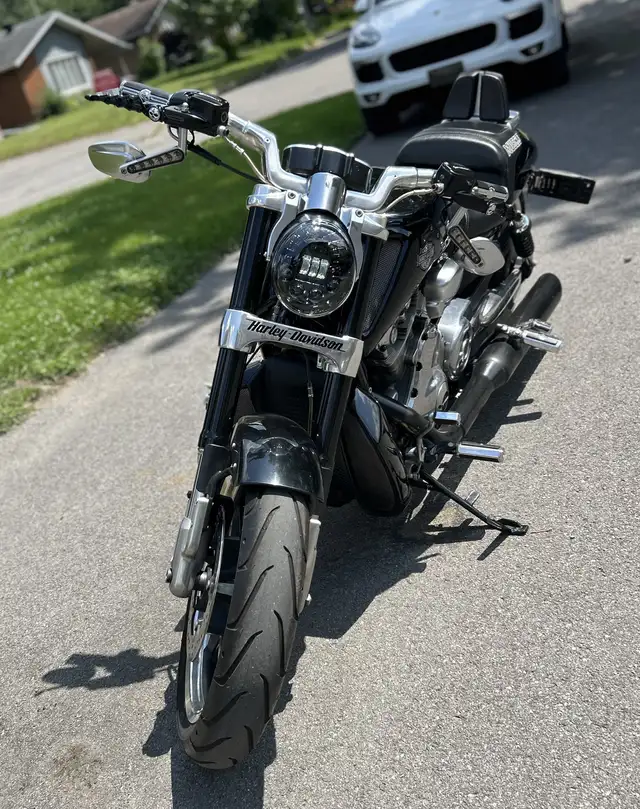 2012 Harley Davidson VROD Muscle Anniversary Edition in Sport Touring in Ottawa - Image 4
