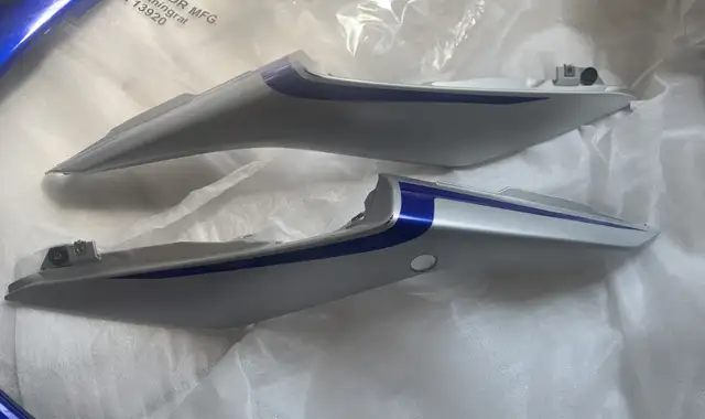 2017 Yamaha YZF-R3 Side Panel & Tail Side Covers in Sport Bikes in Mississauga / Peel Region - Image 7