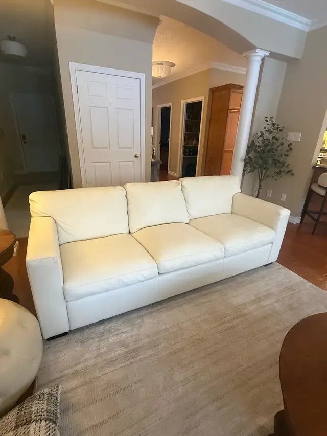 Pallisar full grain leather sofa. in Couches & Futons in Kitchener / Waterloo - Image 3