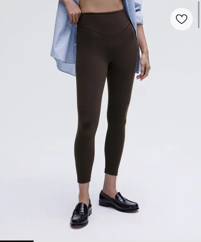 LULULEMON Wunder Under SmoothCover Leggings 25” 4 [NEW! in Women's - Bottoms in City of Toronto - Image 2