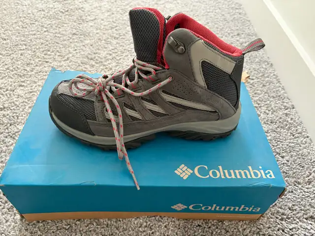 Hiking Boots - Women in Women's - Shoes in Calgary - Image 3
