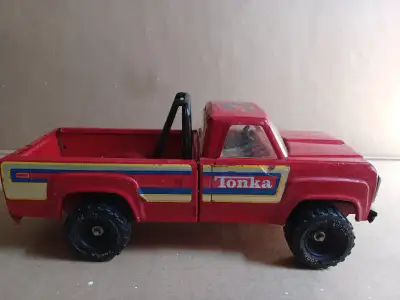 Large Red Tonka Pickup Truck toy 1979 Metal The toy is in decent condition. Part of the bumper is br...
