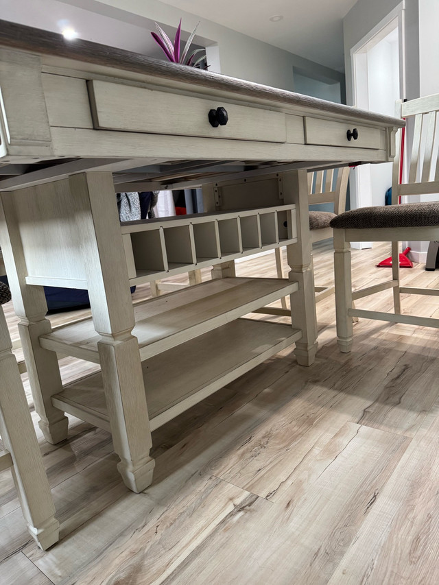 Ashely Furniture Kitchen Table Set  in Dining Tables & Sets in Kitimat - Image 3