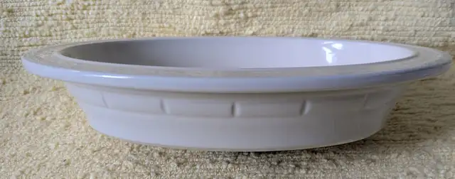 Le Creuset Au Gratin baking dish in Kitchen & Dining Wares in Calgary - Image 3