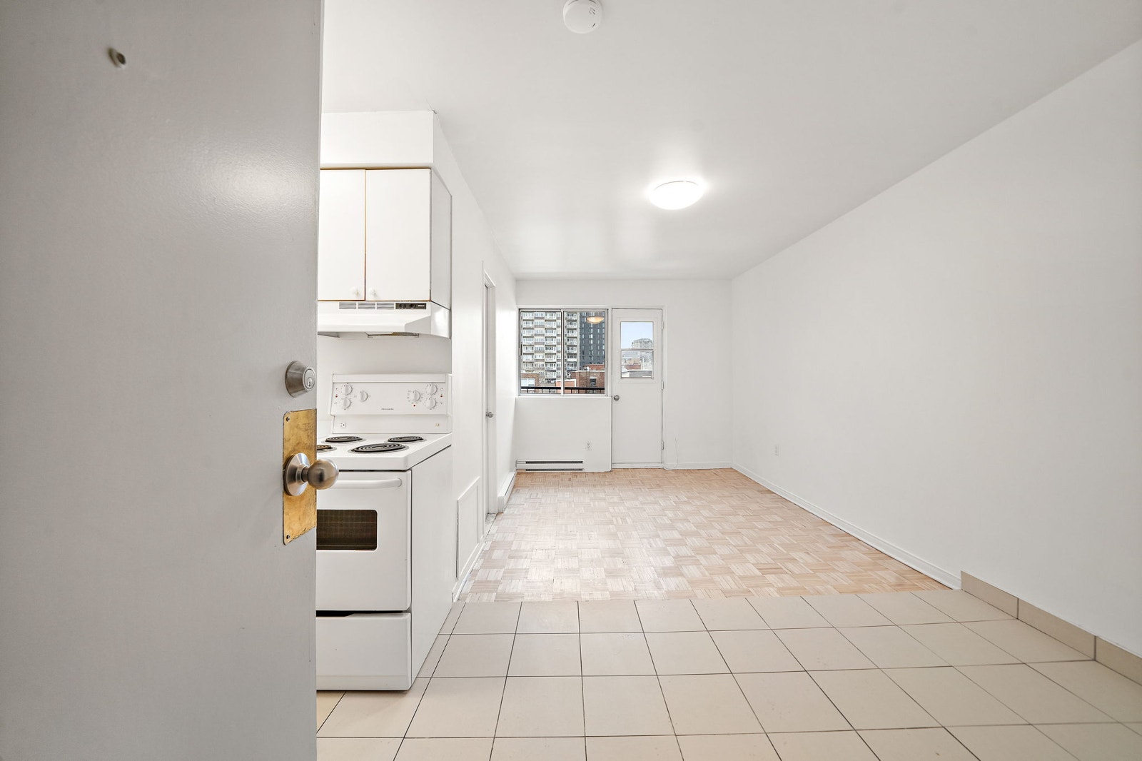 2.5 loft studio | Downtown Montreal | steps to Concordia — photo 1