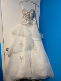Alfred Angelo Disney Collection Wedding Dress size 2