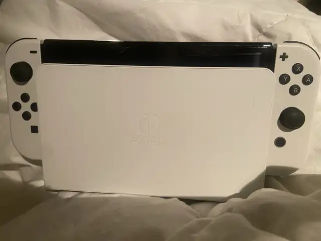 Nintendo Switch Oled in Nintendo Switch in Québec City - Image 4