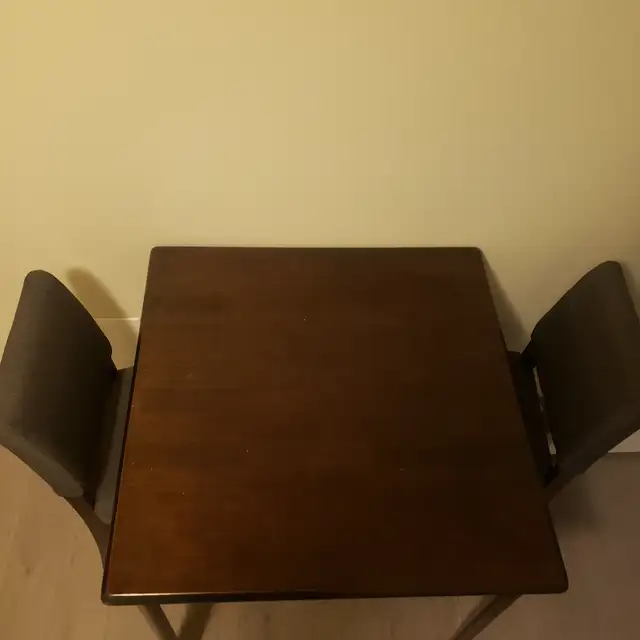 Small Apartment Table and Chair Set in Dining Tables & Sets in Dartmouth - Image 2