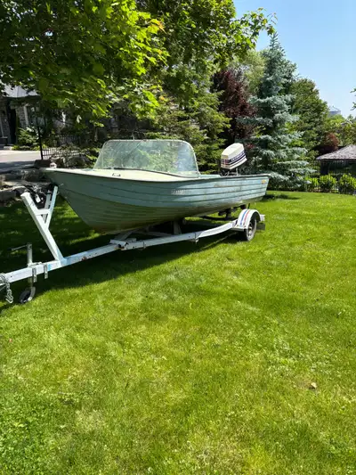 Boat is in very good condition for its age. The wiring has been completely redone. Has Bluetooth spe...