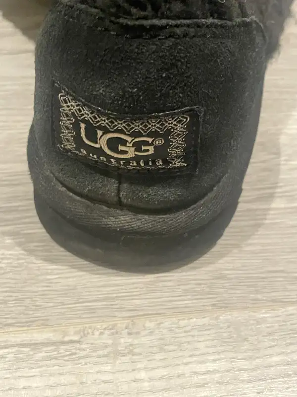 UGG knit boots in Women's - Shoes in City of Toronto - Image 4