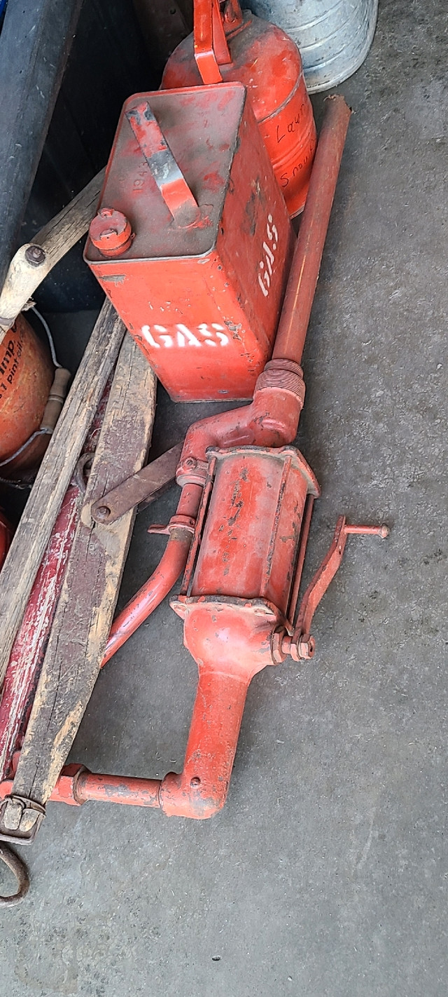 Vintage Gas Cans & Fire Extinguishers in Arts & Collectibles in St. Albert - Image 4