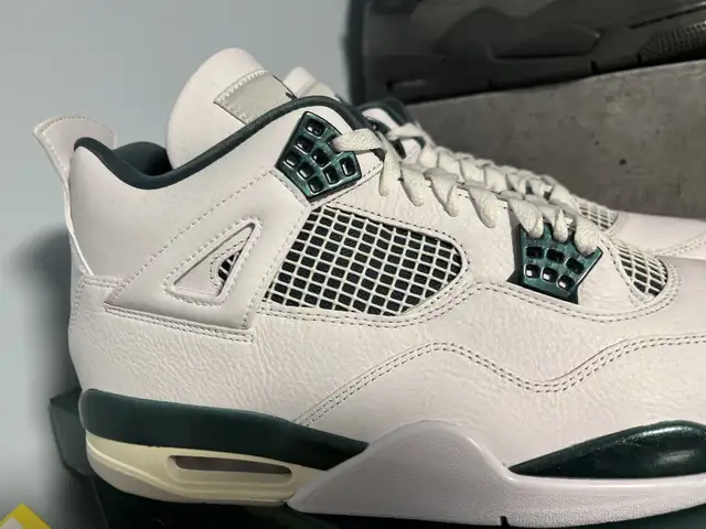 Jordan 4 new in box - receipt available in Men's Shoes in City of Montréal - Image 3