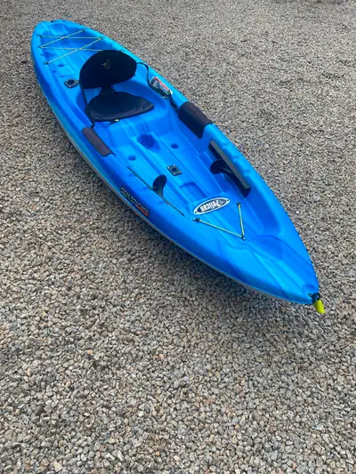 10’ Fishing Kayak with Paddle 325$