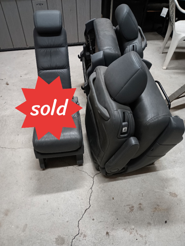 Car seats in Other Parts & Accessories in City of Toronto