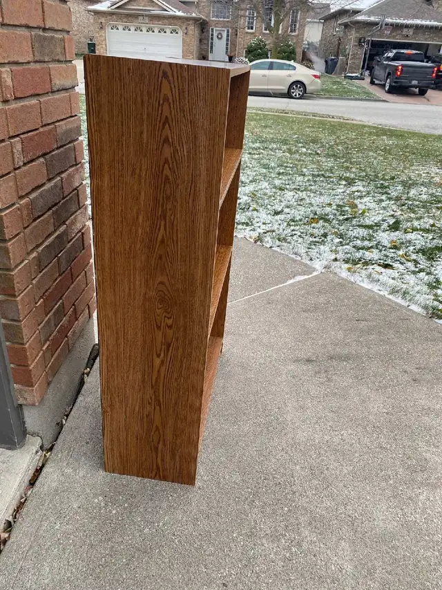wooden bookshelf bookcase in Bookcases & Shelving Units in Windsor Region - Image 7