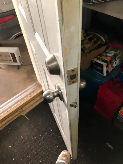 deadbolt-Smart Key, smart Lock installation. Misalignment problem. CUT HOLES. The keyless entry door...