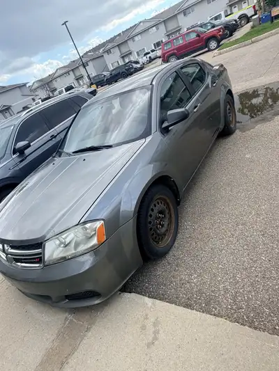 Selling my 2013 Dodge Avenger 2.4L 4-cylinder 6speed auto Runs and drives - 141,000KM Just needs tie...
