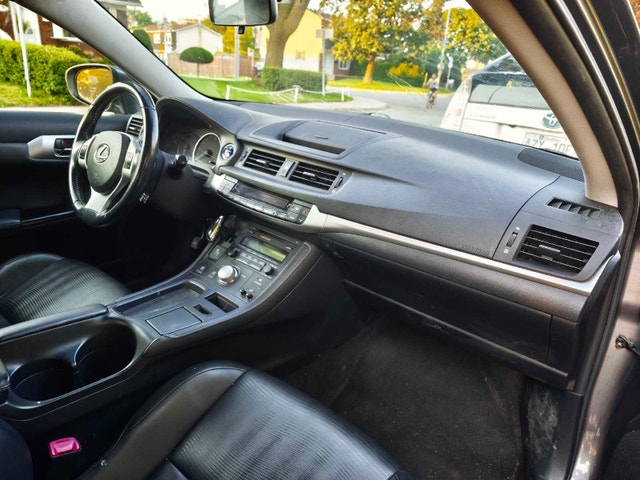 Lexus CT 200H. (Hybrid) — photo 5