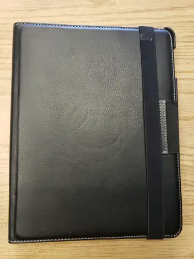 For sale like new leather case for iPad 2/3/4. Please contact us if you have any questions.