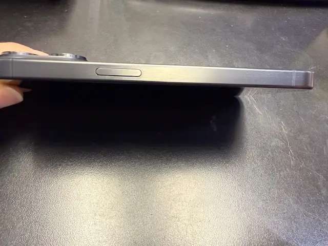 iPhone 15 Pro - 256 GB like new on Sale in Cell Phones in Oshawa / Durham Region - Image 5