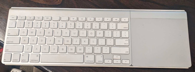 Apple wireless keyboard & mouse in Mice, Keyboards & Webcams in Calgary