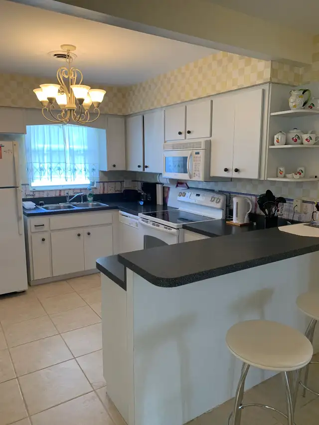 Englewood Florida Pool Home in Florida in Canada - Image 9