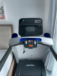 Life Fitness Treadmill T5