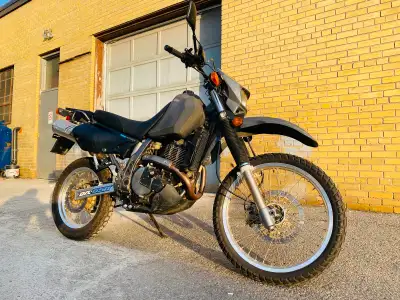 DR650 in good used condition. Comes with aftermarket parts installed on bike. Procycle seat Acerbis...
