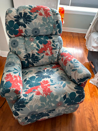 ELECTRIC LAZYBOY POWER RECLINER LIKE NEW