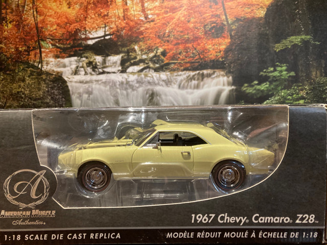 American Muscle Authentics 1/18 Chevy Camaro Z28 1967 dans Art et objets de collection  à Trois-Rivières