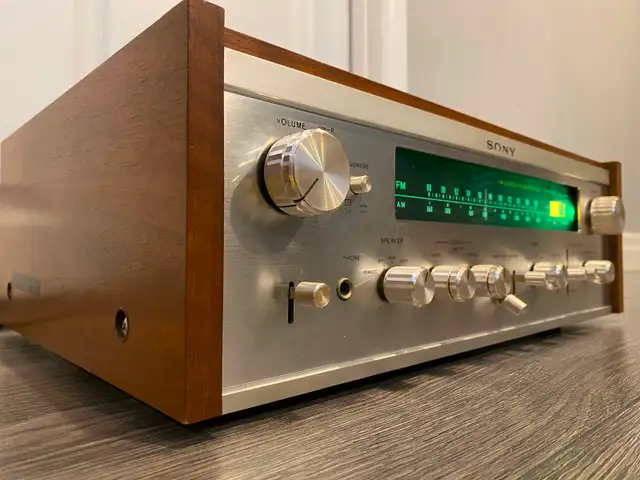 Vintage Sony STR-7045 Stereo Receiver in Stereo Systems & Home Theatre in St. Catharines - Image 4