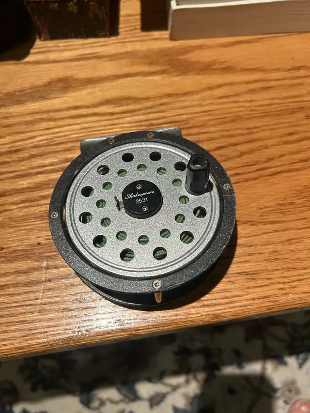Shakespeare 2531 Fly Fishing Reel in Fishing, Camping & Outdoors in City of Toronto - Image 2