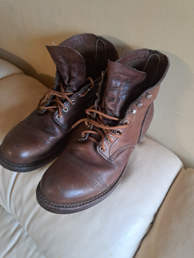 Red Wing Boots 8111 Iron Ranger Made in USA Size 9 US in Men's Shoes in City of Toronto - Image 4