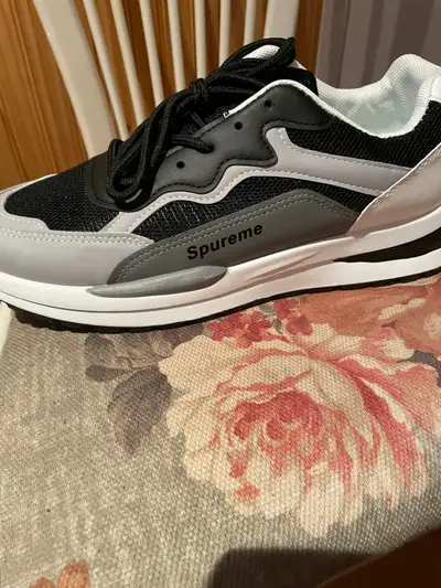 Souliers  unisex neufs, View more