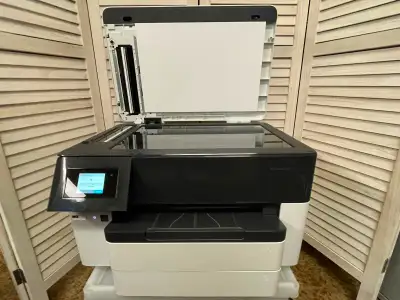 Imprimante tout-en-un grand format HP OfficeJet Pro 7740, View more