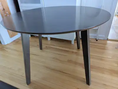 Round dining table, View more