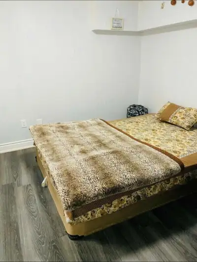 Looking for girls for a Bedroom in only girls basement in B