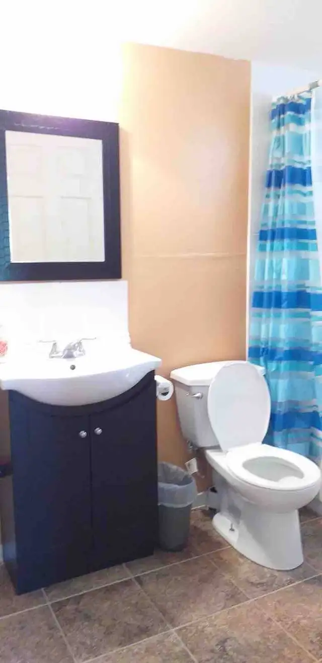 Monthly Furnished Walkout Suite- NW Calgary- Close toAirport63860083933699122