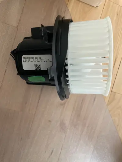 Brand new genuine blower motor GLK250