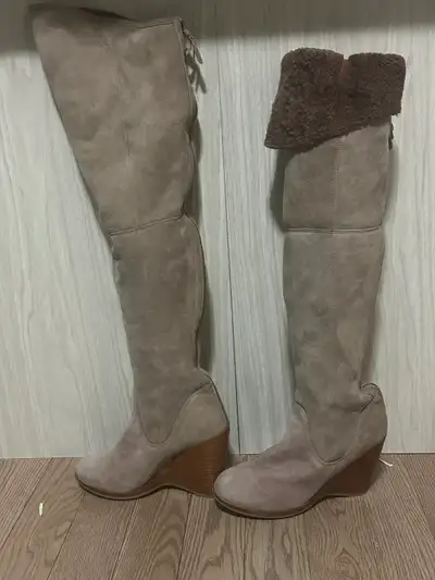 Stylish UGG boots. These are a taupe suede over-the-knee size40, View more