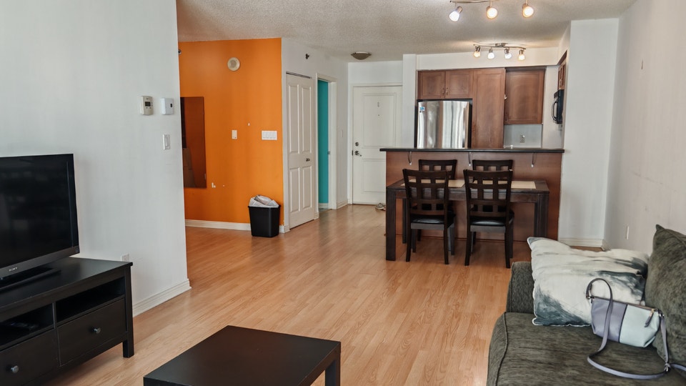 Downtown(Jardin Windsor) One Bedroom+Den condo furnished 2
